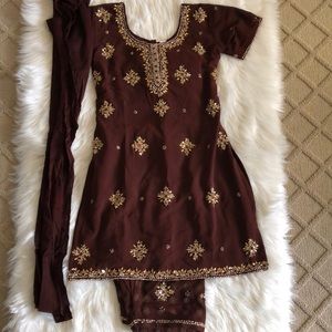 Indian shalwar kameez